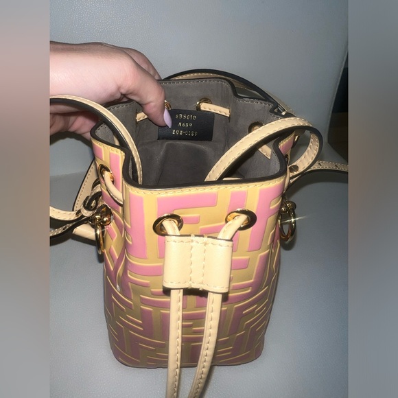 FENDI MON TRESOR MINI BUCKET BAG YELLOW- Rare find - Picture 5 of 7